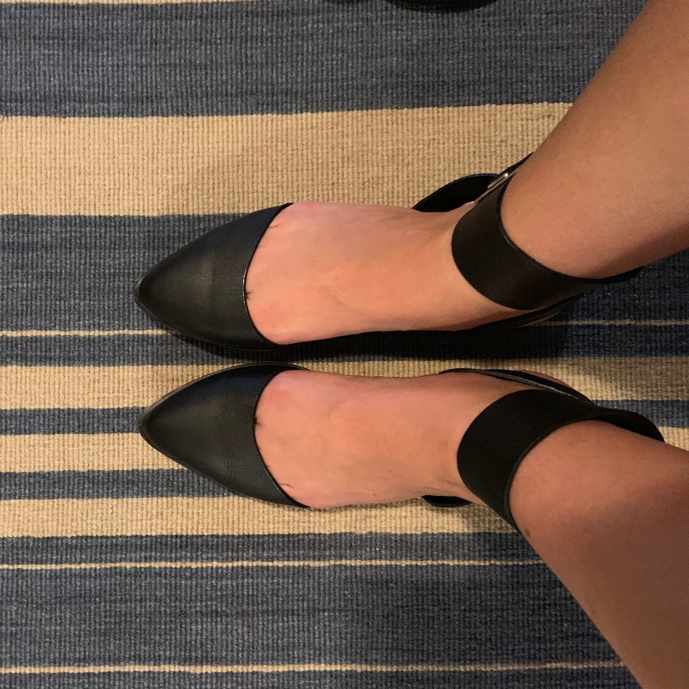 Alice + Olivia Black Leather Reese Vache Flats